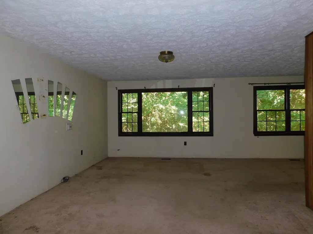2936 Highway 119 Baxter KY 40806