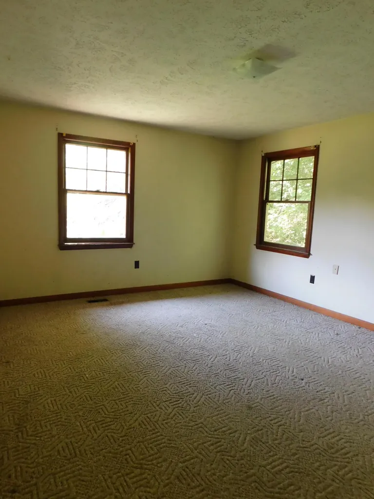 2936 Highway 119 Baxter KY 40806