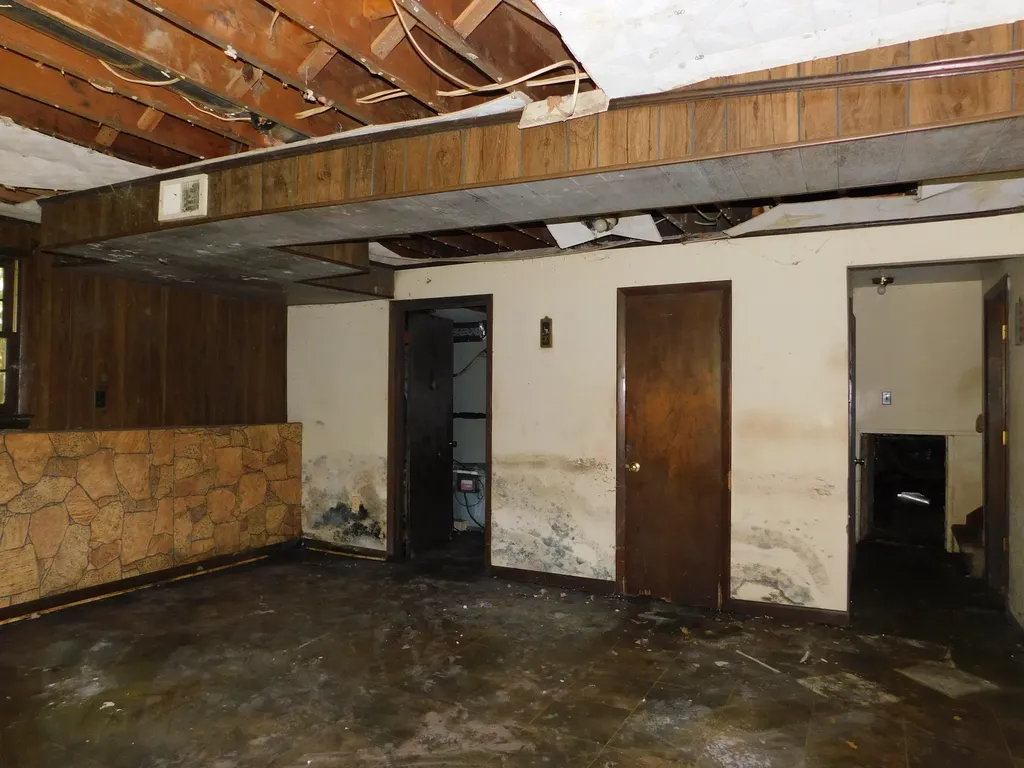 2936 Highway 119 Baxter KY 40806