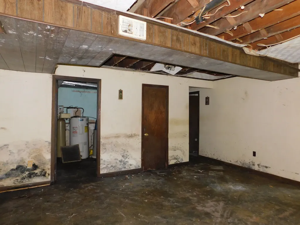 2936 Highway 119 Baxter KY 40806