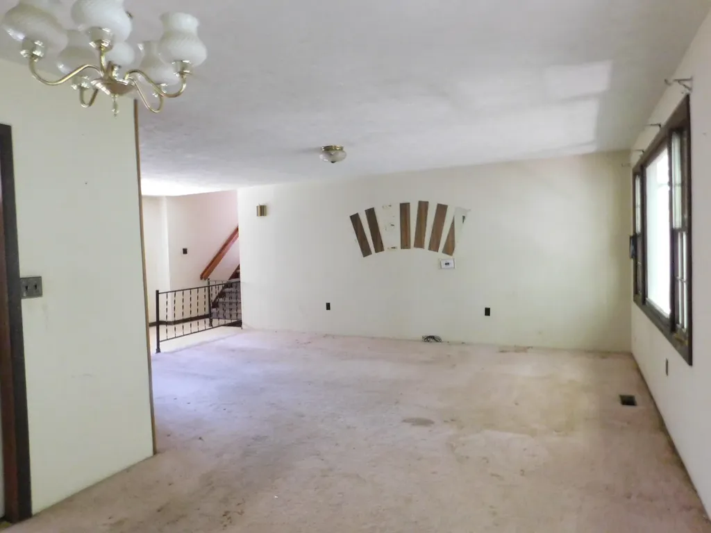 2936 Highway 119 Baxter KY 40806