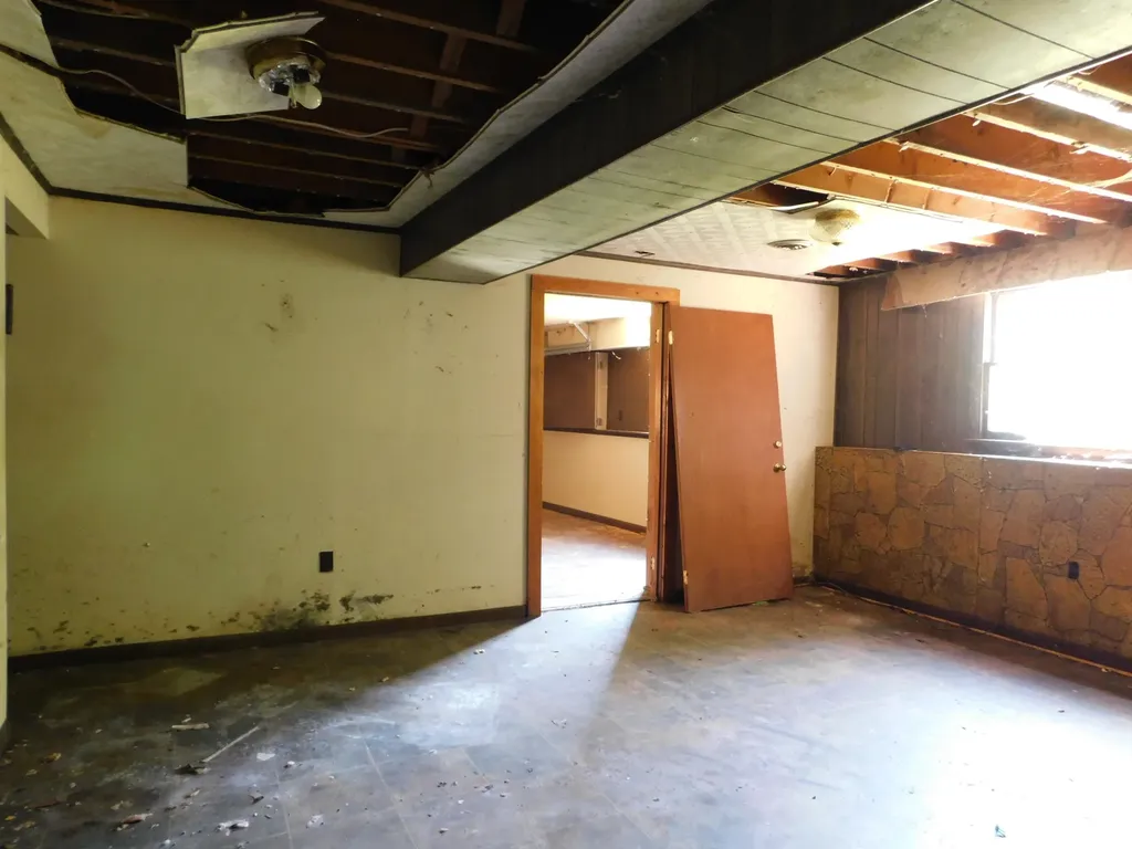 2936 Highway 119 Baxter KY 40806