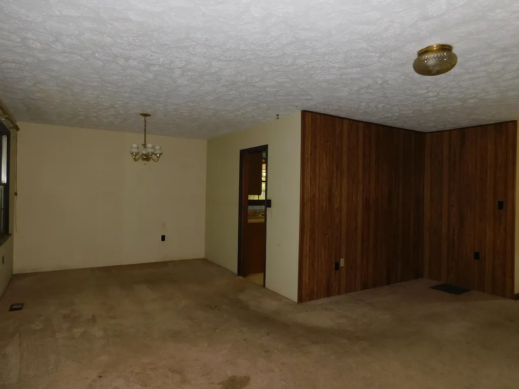 2936 Highway 119 Baxter KY 40806