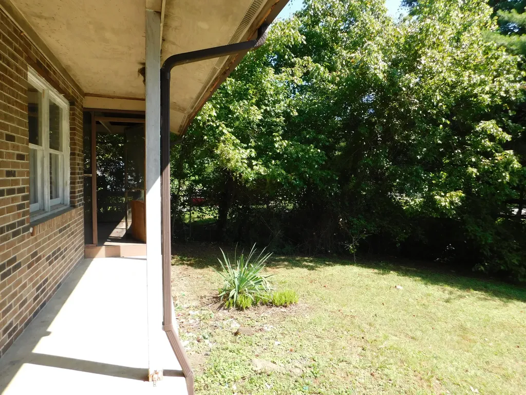 2936 Highway 119 Baxter KY 40806