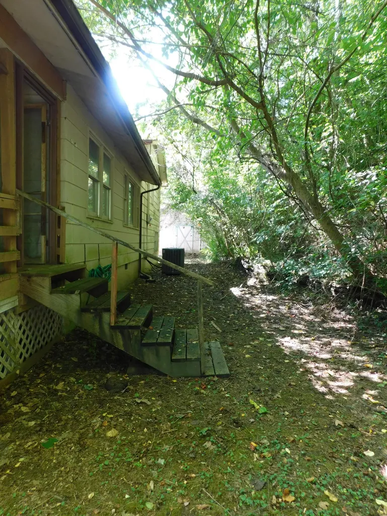 2936 Highway 119 Baxter KY 40806