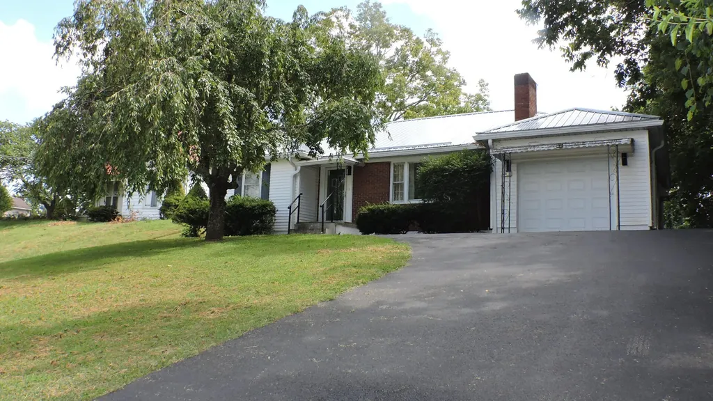 463 E High Street Owingsville KY 40360