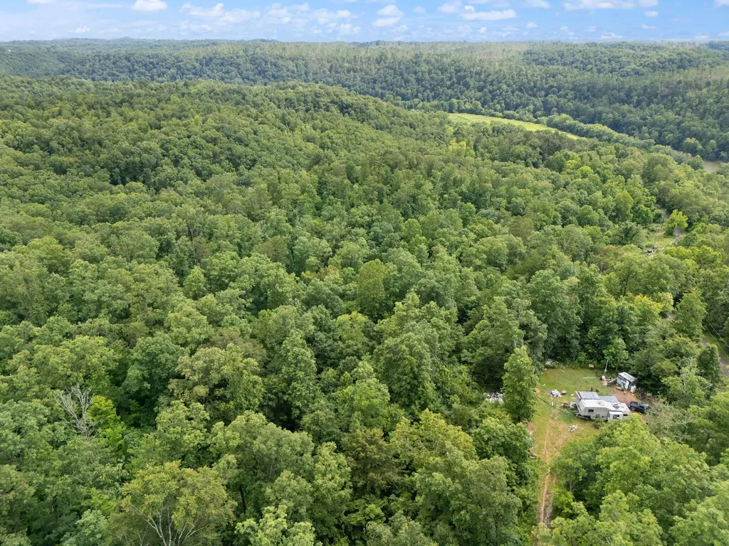 2401 Bell Point Road Beattyville KY 41311