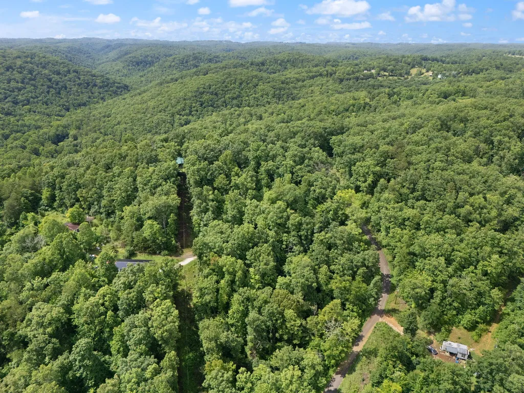 2401 Bell Point Road Beattyville KY 41311