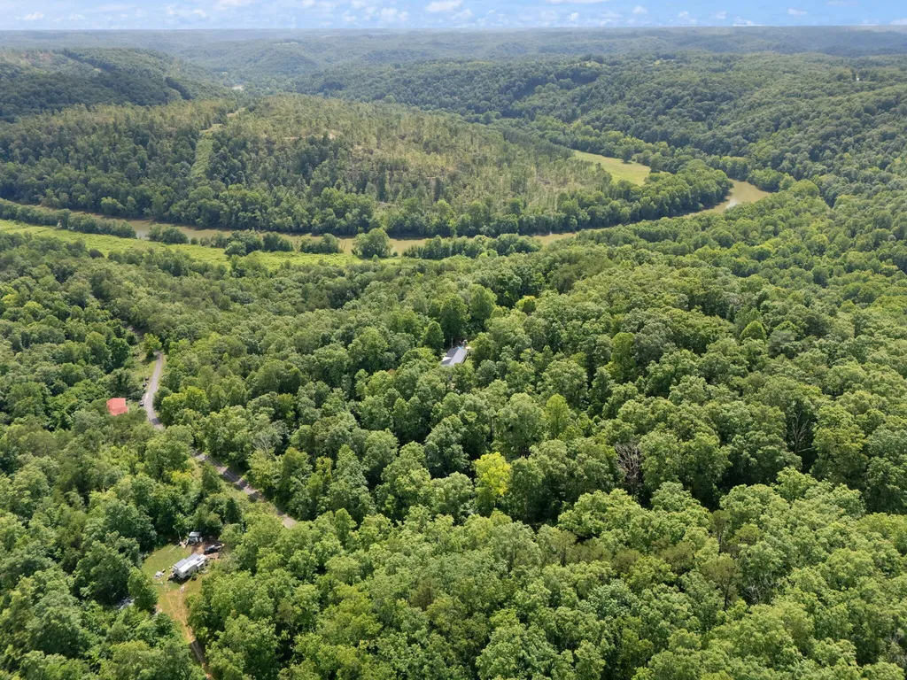 2401 Bell Point Road Beattyville KY 41311