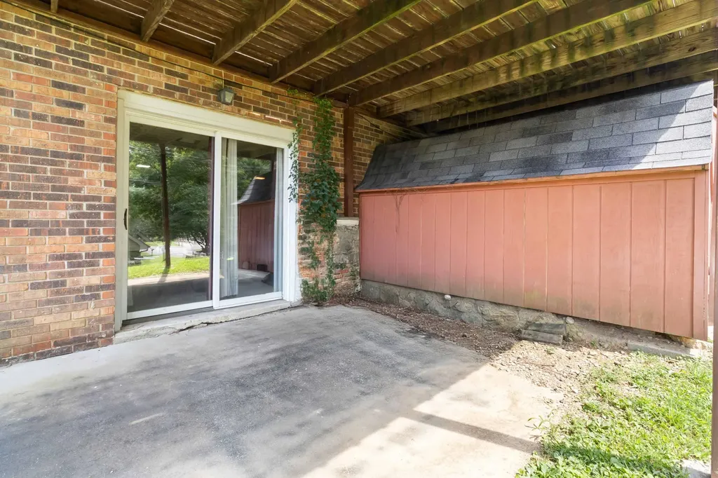 275 Oaklawn Circle Corbin KY 40701