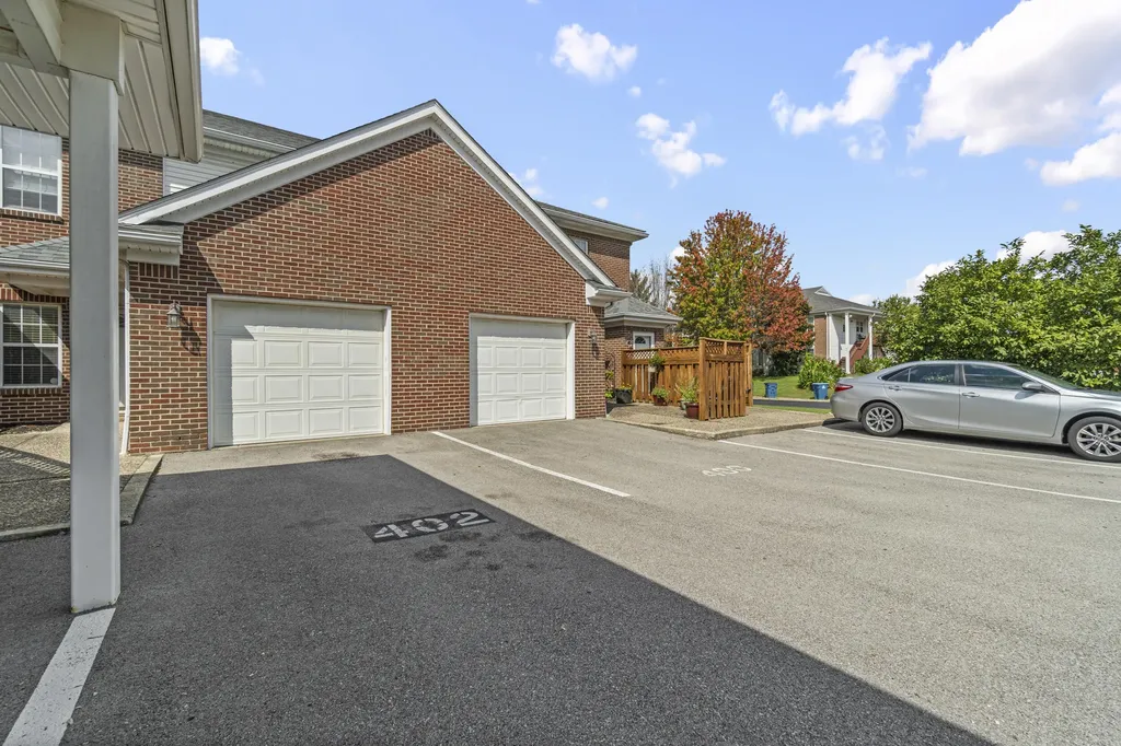 402 Blue Rose Court Louisville KY 40223