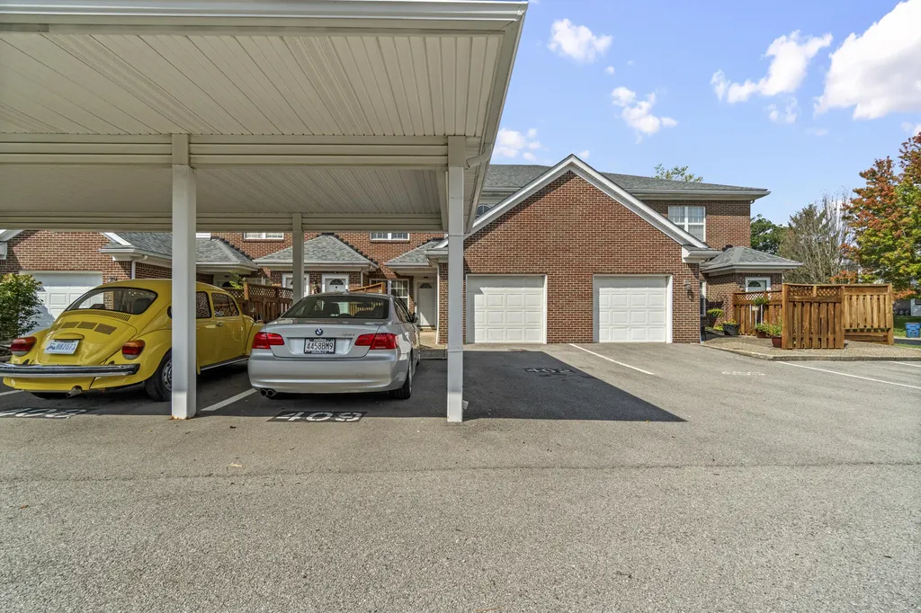 402 Blue Rose Court Louisville KY 40223