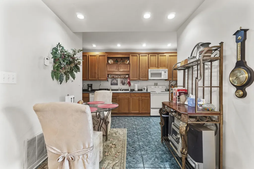 402 Blue Rose Court Louisville KY 40223