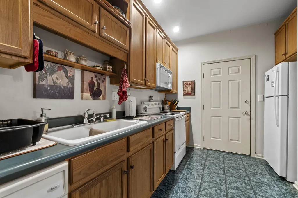402 Blue Rose Court Louisville KY 40223