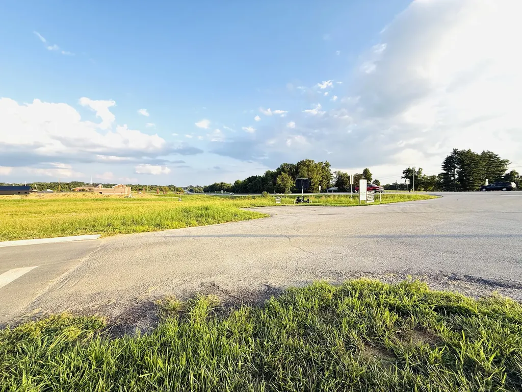 111 Carlton Crossing Lawrenceburg KY 40342