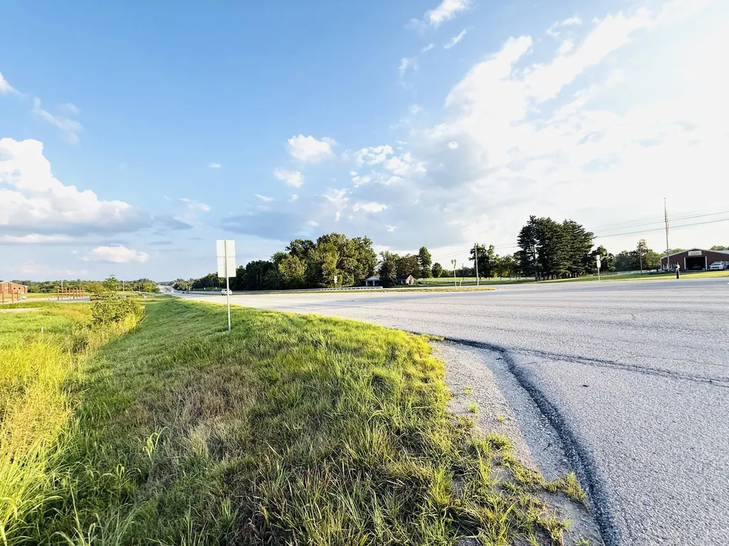 104 Carlton Crossing Lawrenceburg KY 40342