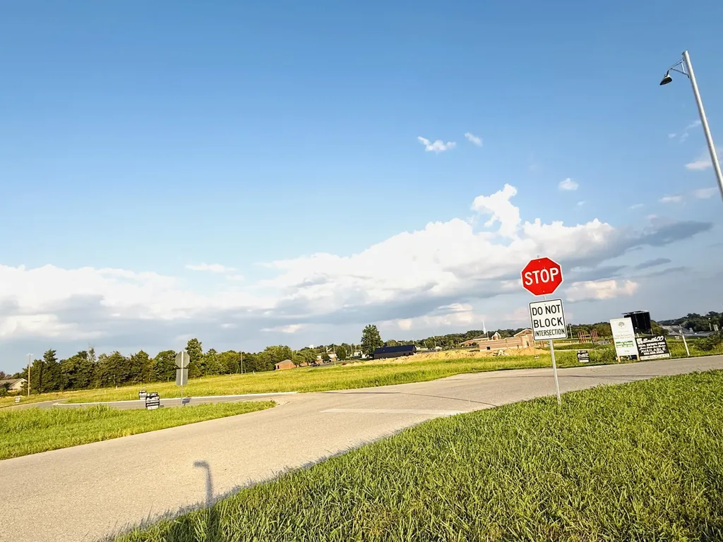 101 Carlton Crossing Lawrenceburg KY 40342