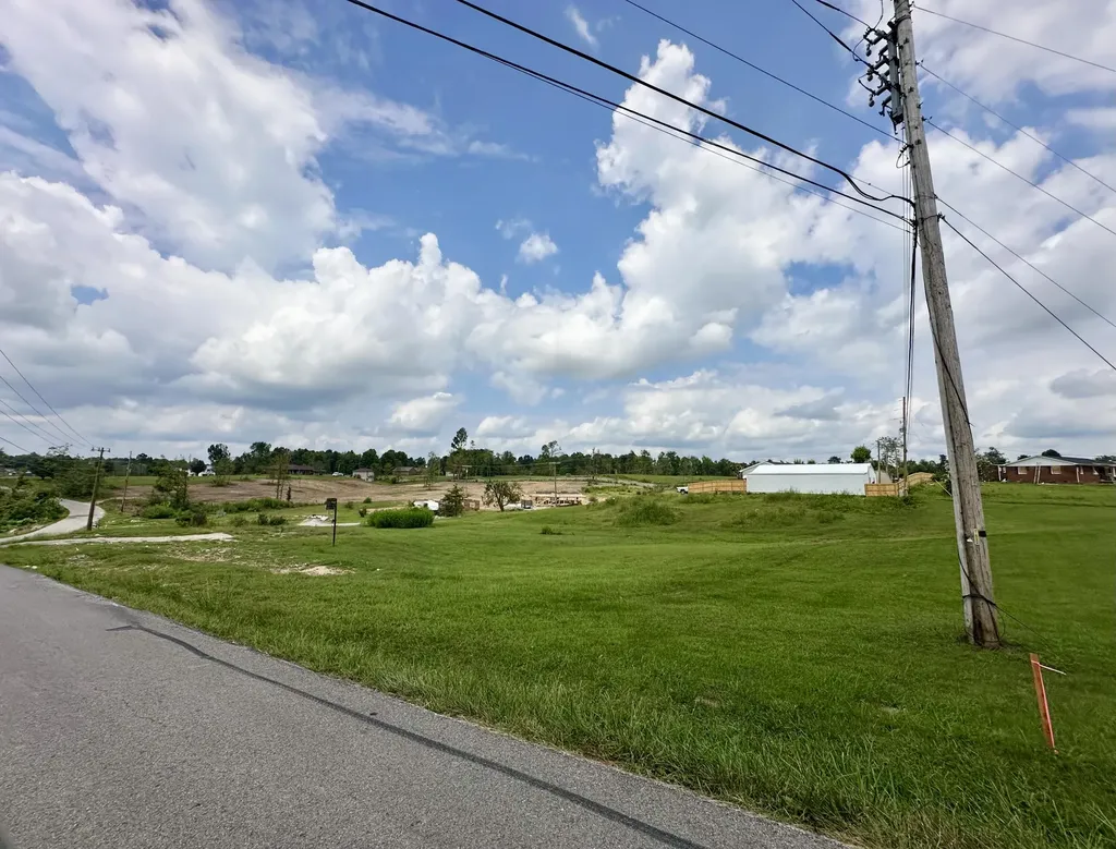 184 Mcgill Pine Grove Road London KY 40744