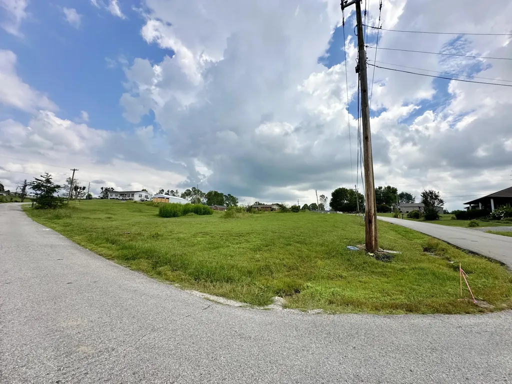 184 Mcgill Pine Grove Road London KY 40744