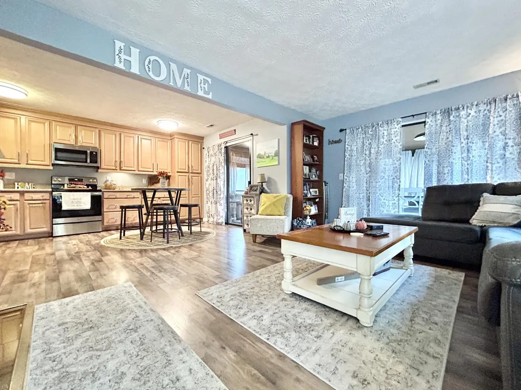 48-3 Woodson Bend Resort Bronston KY 42518