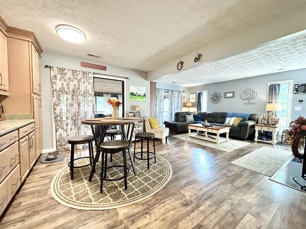 48-3 Woodson Bend Resort Bronston KY 42518