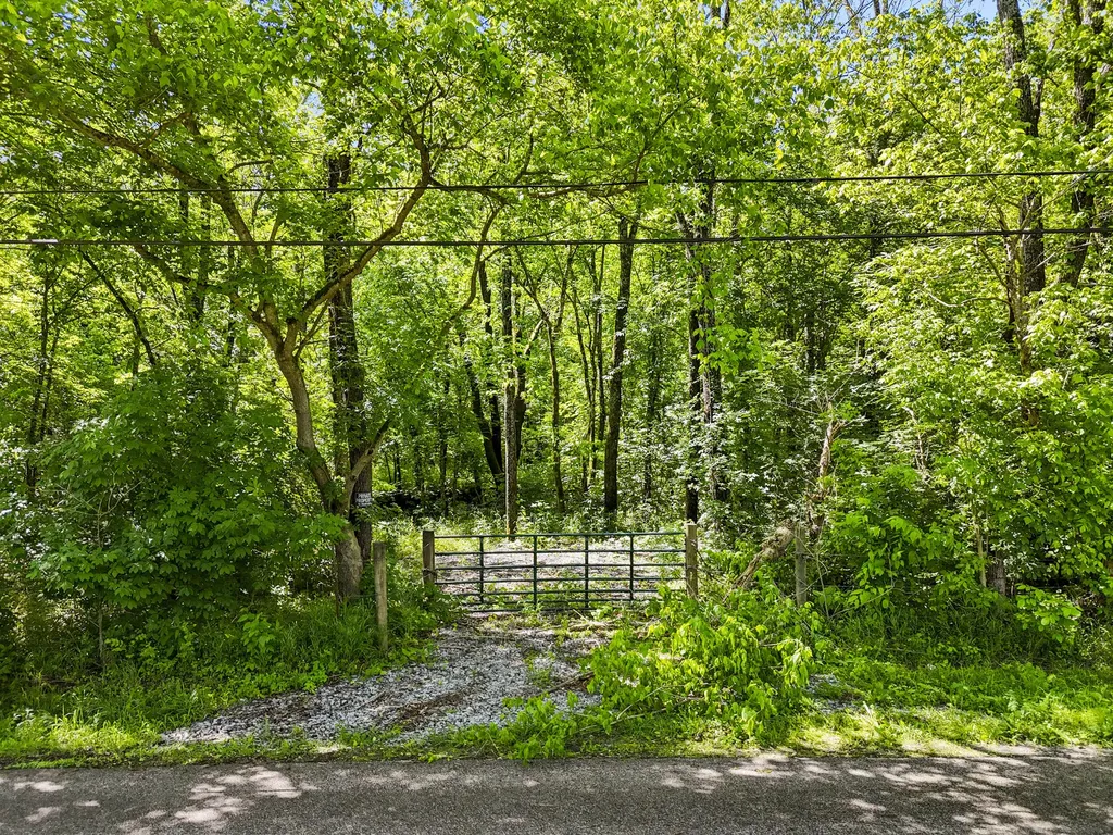 8671 Highway 36 Sharpsburg KY 40374