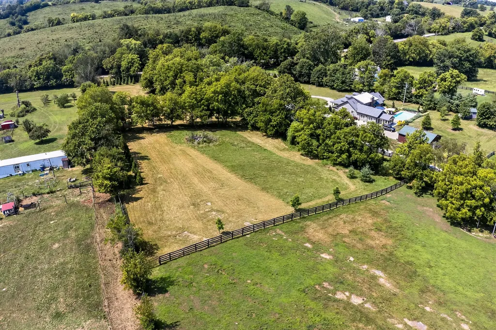 2100 Irvine Road Winchester KY 40391