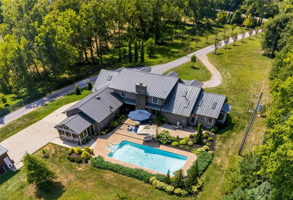 2100 Irvine Road Winchester KY 40391