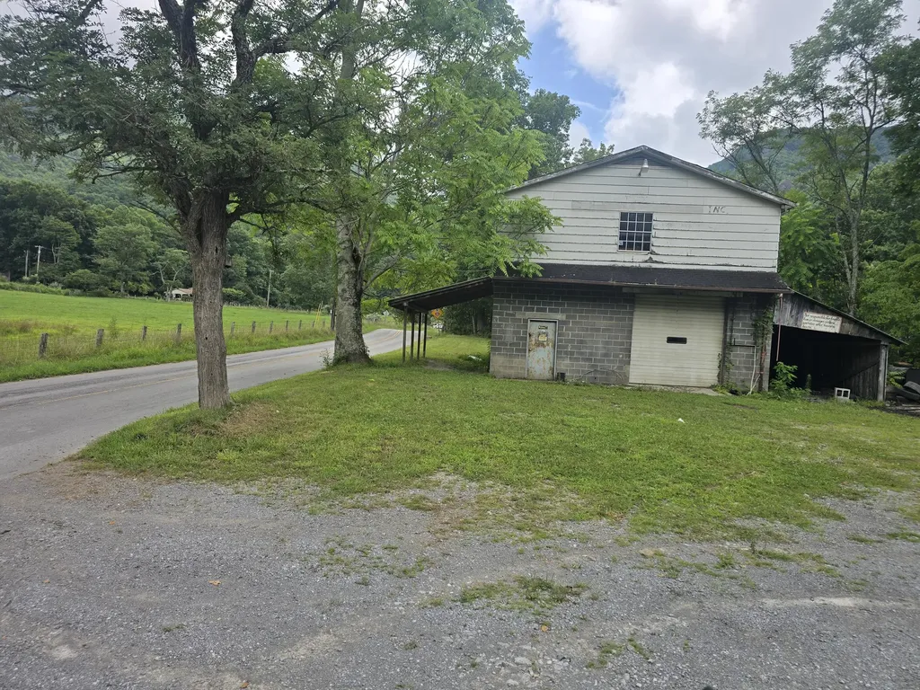 00 Highway 217 & 1344 Middlesboro KY 40965