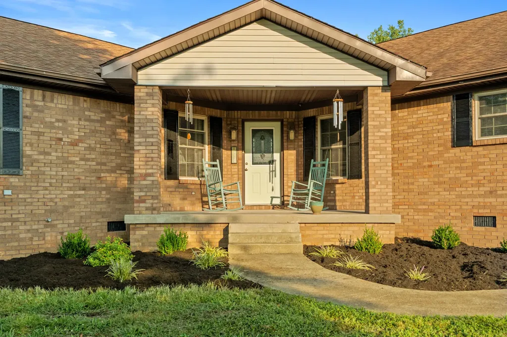 127 Man-o-war Drive Harrodsburg KY 40330