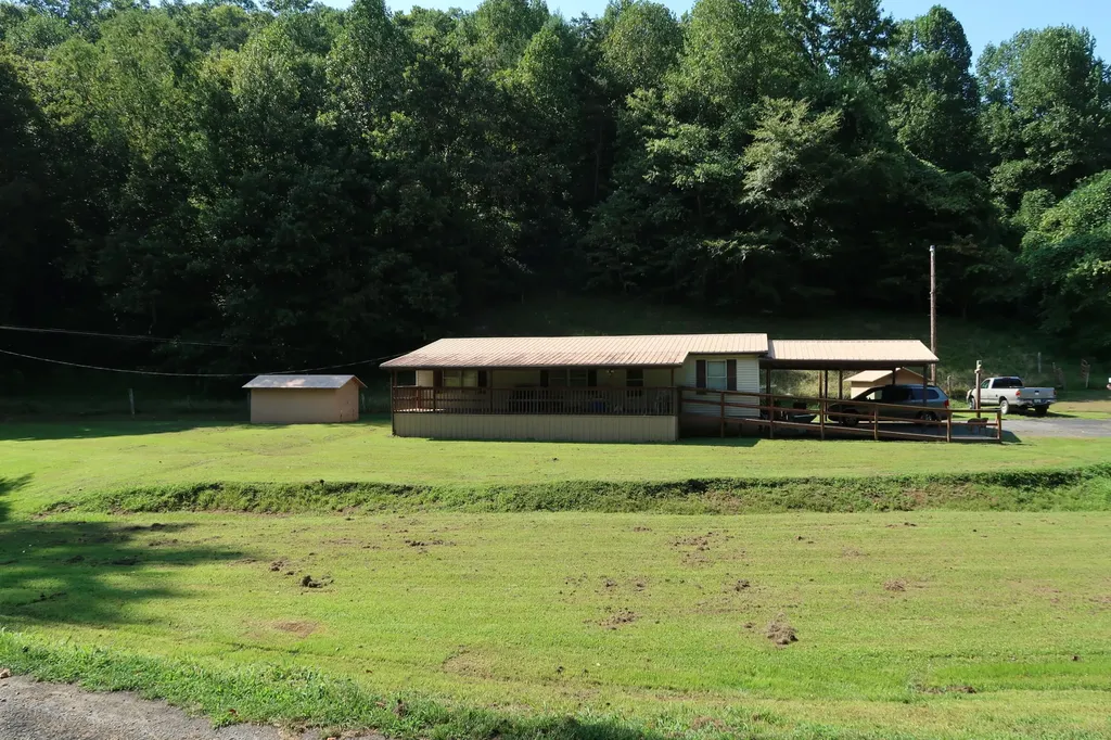 2683 Turkey Creek Road Barbourville KY 40906