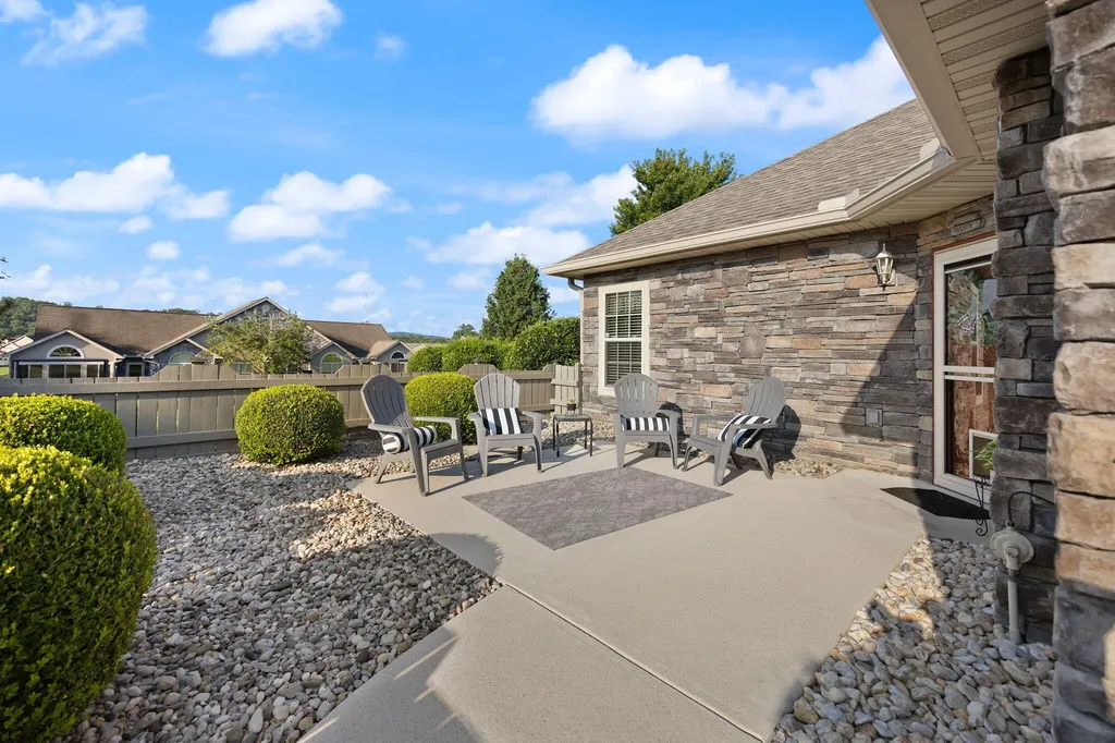 364 Cathedral Place Bronston KY 42518