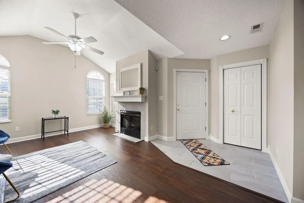 364 Cathedral Place Bronston KY 42518