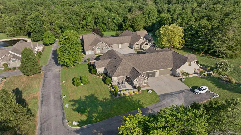 364 Cathedral Place Bronston KY 42518