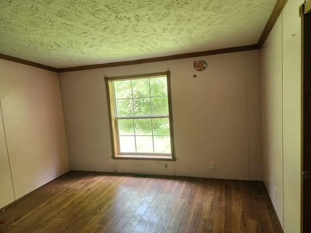 1144 Grassy Branch Road Essie KY 40827