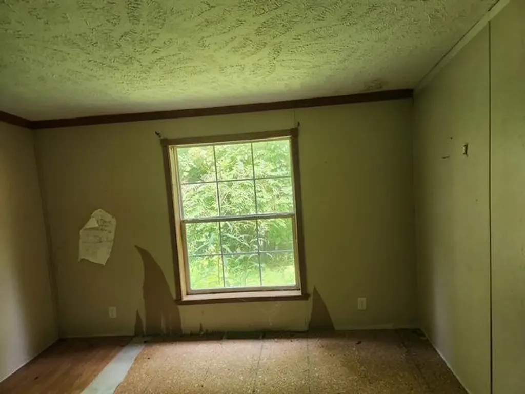 1144 Grassy Branch Road Essie KY 40827