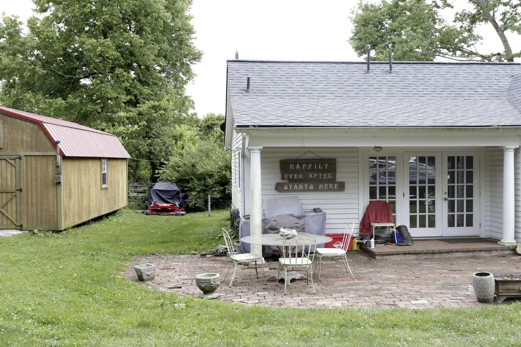 2750 Paynes Mill Road Versailles KY 40383