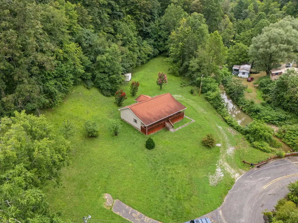 617 Big Willard Road Busy KY 41723