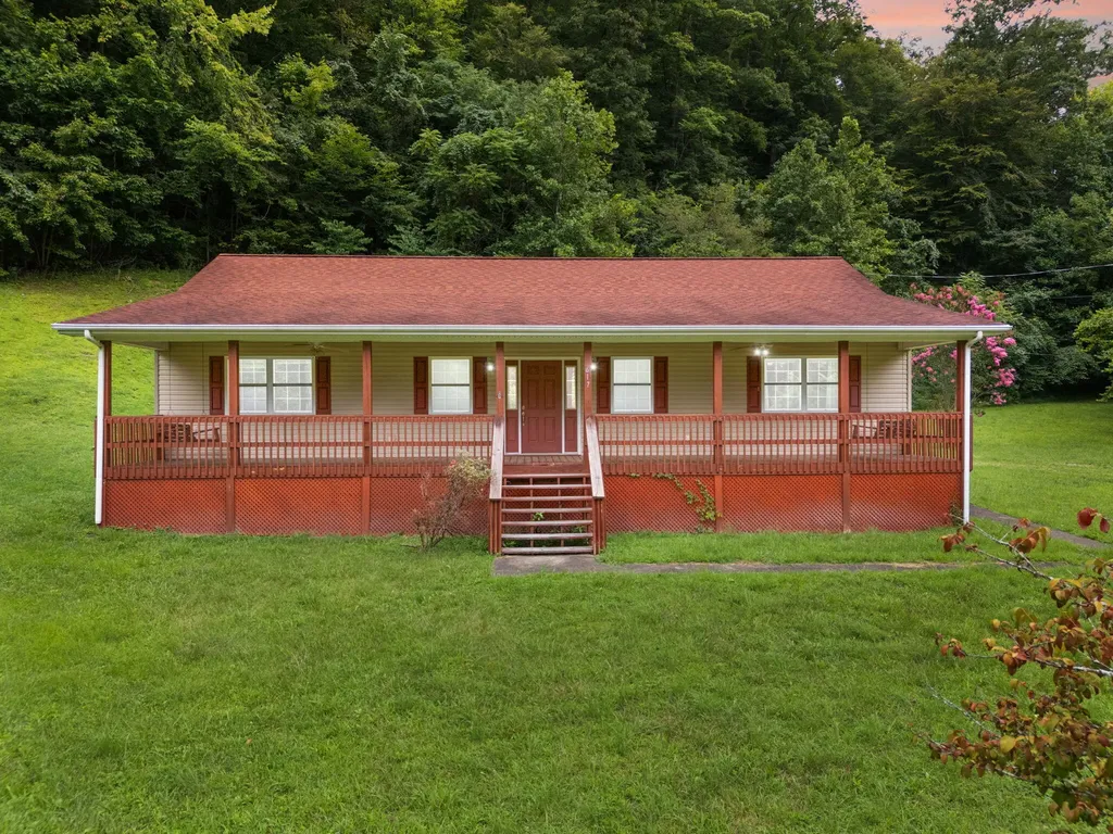 617 Big Willard Road Busy KY 41723