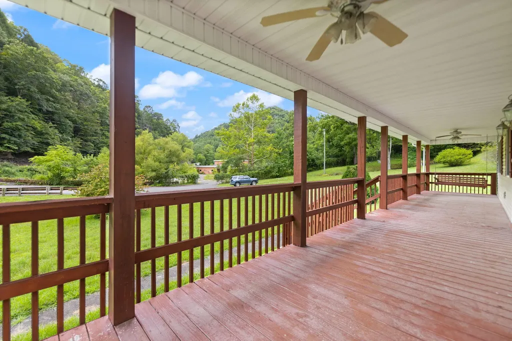 617 Big Willard Road Busy KY 41723