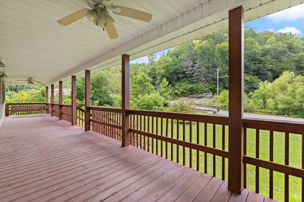 617 Big Willard Road Busy KY 41723