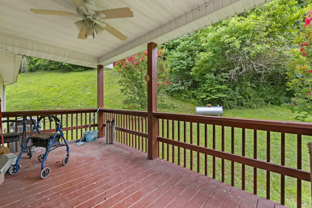 617 Big Willard Road Busy KY 41723