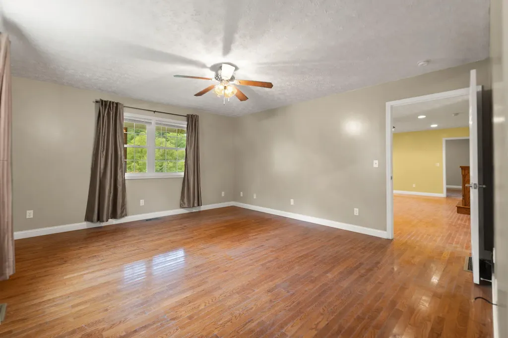 617 Big Willard Road Busy KY 41723