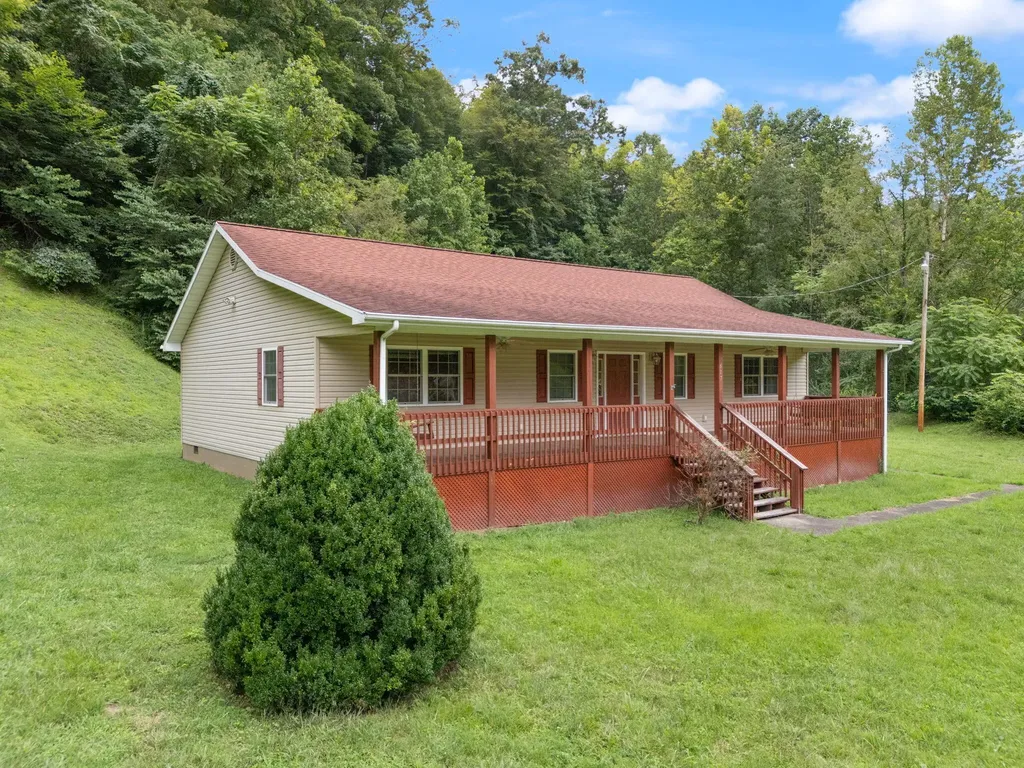 617 Big Willard Road Busy KY 41723
