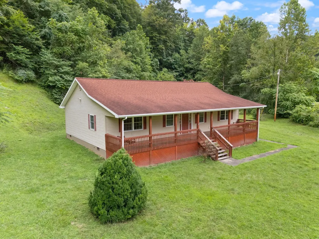 617 Big Willard Road Busy KY 41723