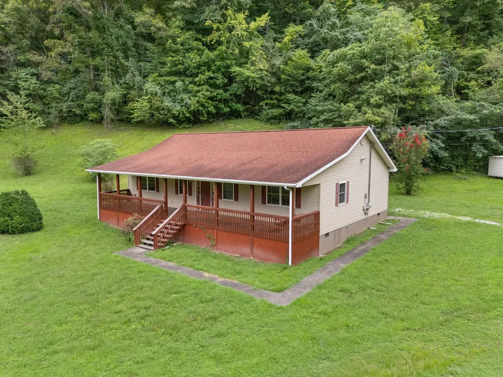 617 Big Willard Road Busy KY 41723