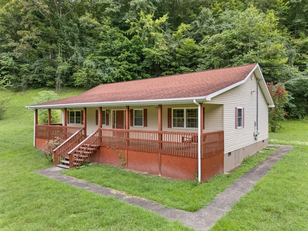 617 Big Willard Road Busy KY 41723