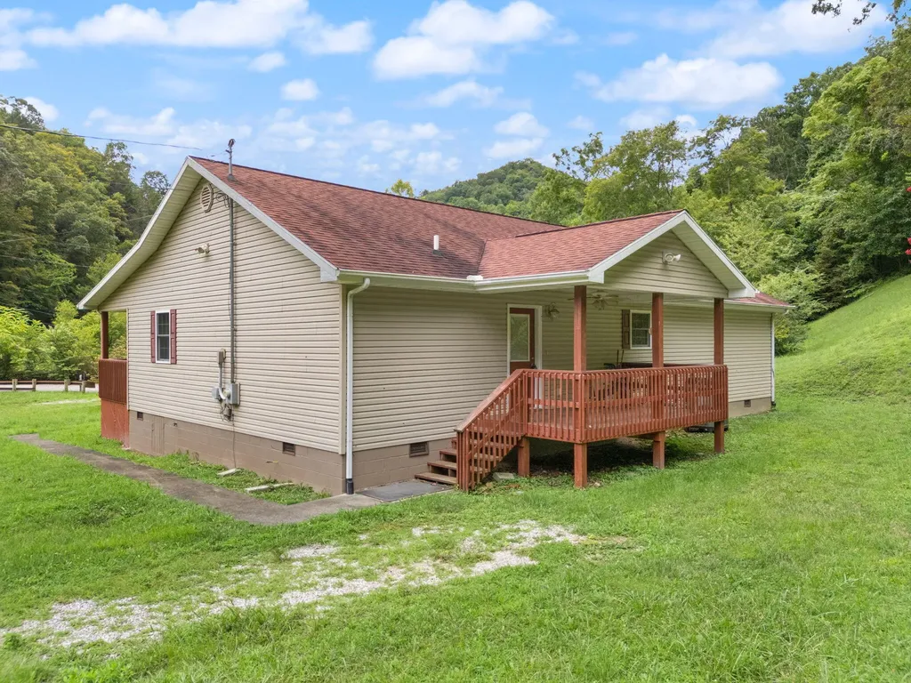 617 Big Willard Road Busy KY 41723
