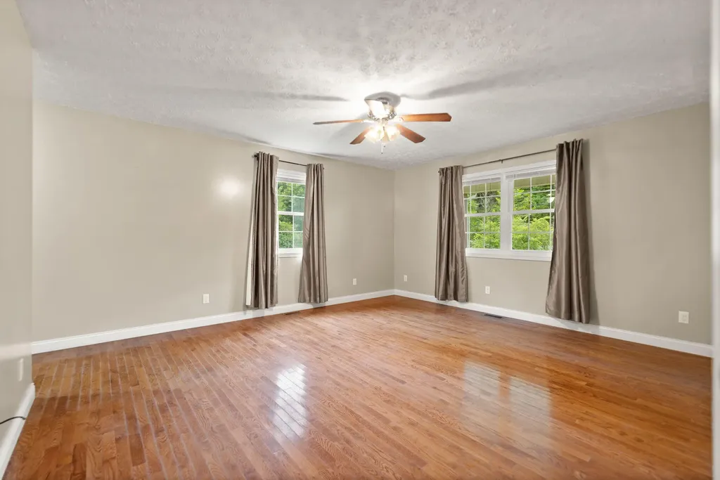 617 Big Willard Road Busy KY 41723
