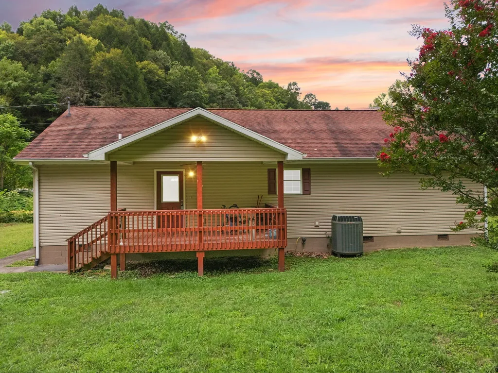 617 Big Willard Road Busy KY 41723
